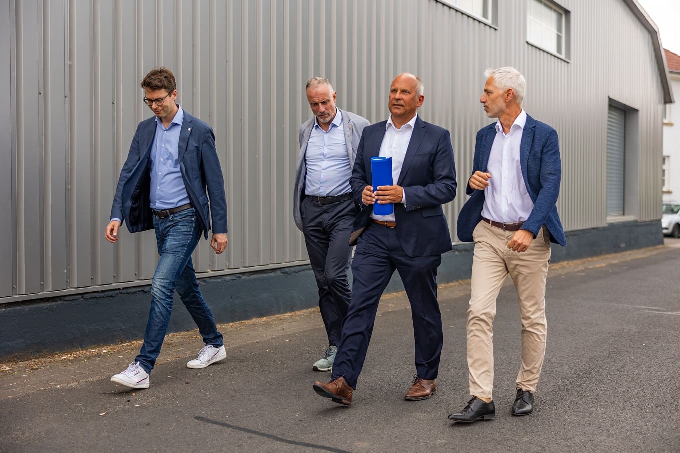 Der hessische Innenminister wurde begleitet von den Landratsabgeordneten Sebastian Müller und Thomas Hering 